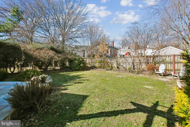 2406 CAMERON MILLS RD, Alexandria, VA 22302