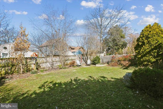 2406 CAMERON MILLS RD, Alexandria, VA 22302