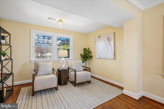 2406 CAMERON MILLS RD, Alexandria, VA 22302