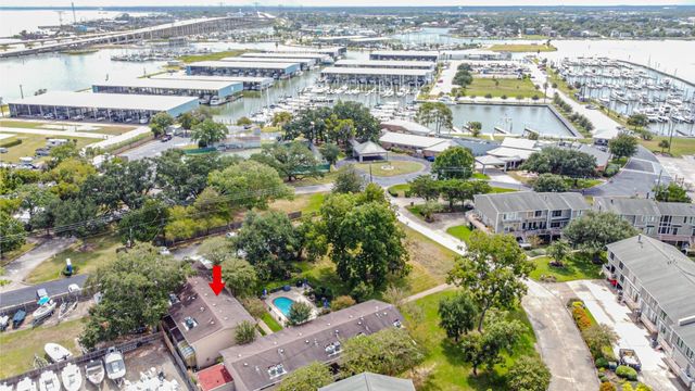 2330 Lakewood Yacht Club Drive 3, Seabrook, TX 77586