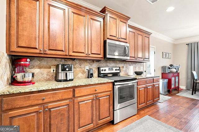 334 Red Cap Circle, Jefferson, GA 30549
