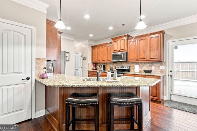 334 Red Cap Circle, Jefferson, GA 30549