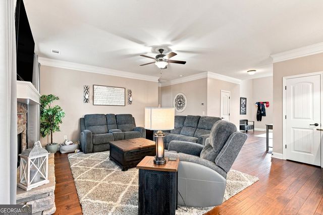 334 Red Cap Circle, Jefferson, GA 30549