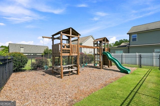 334 Red Cap Circle, Jefferson, GA 30549