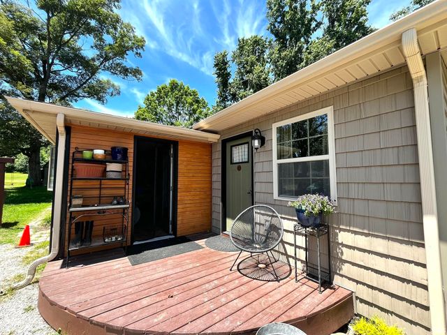 3099 S Pelzer Road, Boonville, IN 47601