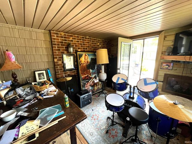 3099 S Pelzer Road, Boonville, IN 47601