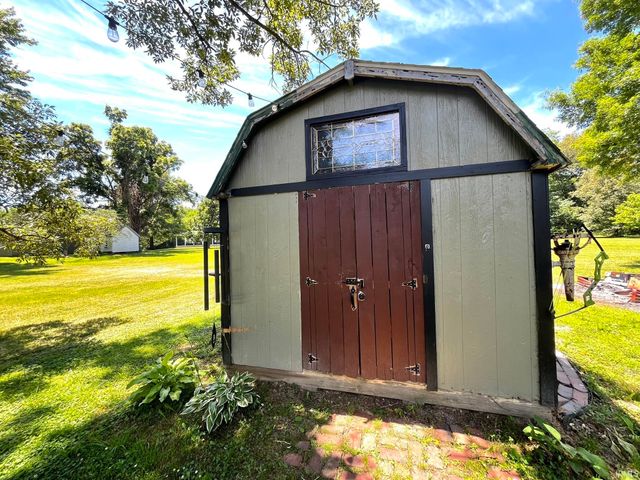 3099 S Pelzer Road, Boonville, IN 47601
