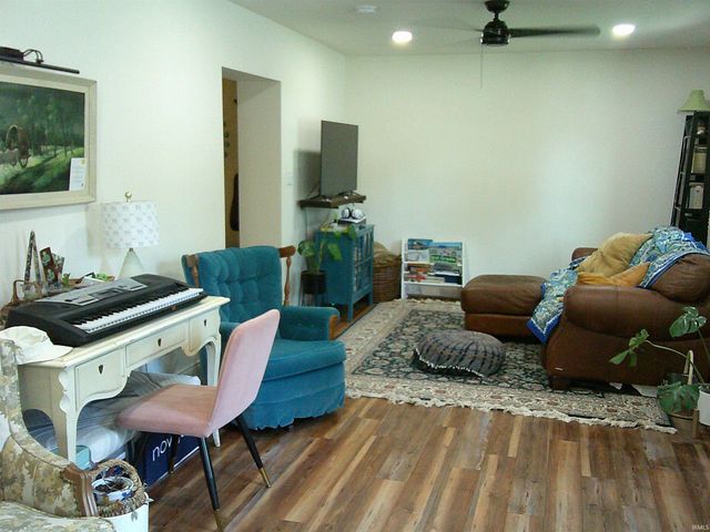 3099 S Pelzer Road, Boonville, IN 47601