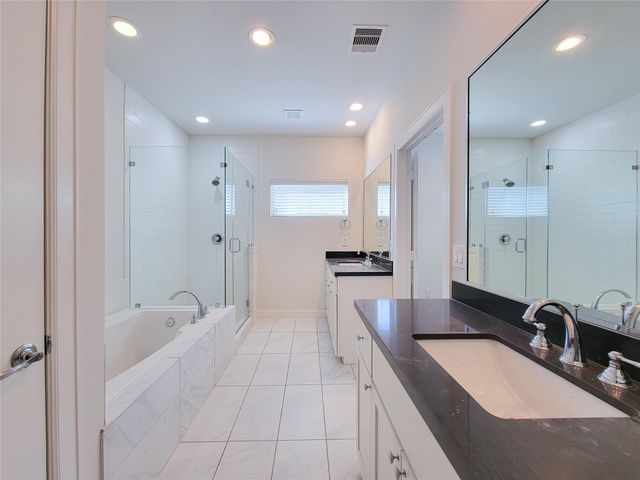 12 Hermann Park Court, Houston, TX 77021