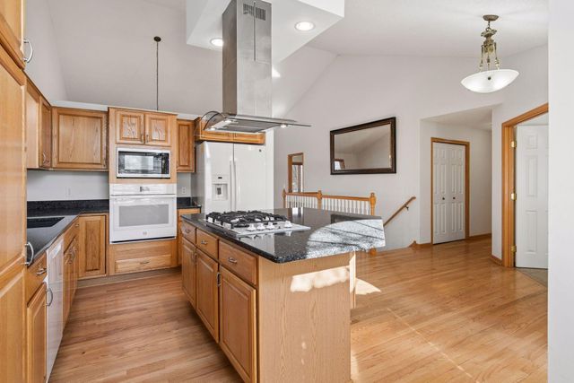 6604 Chadwick Drive, Savage, MN 55378