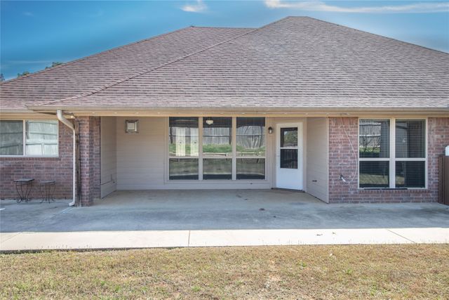 19510 Sara Ln, Flint, TX 75762
