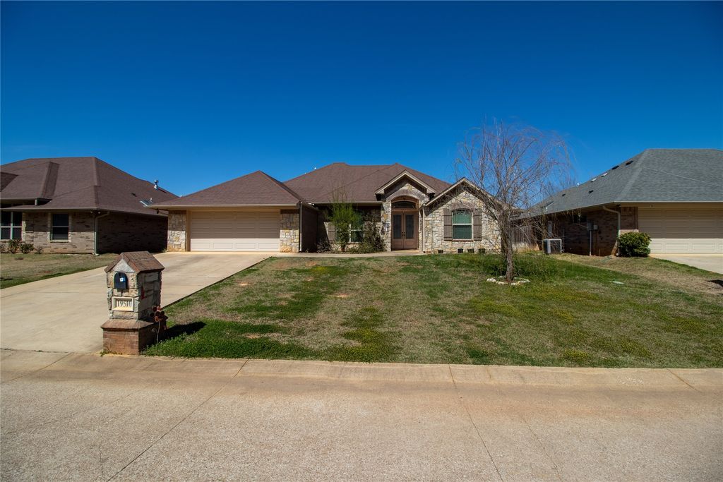 19510 Sara Ln, Flint, TX 75762