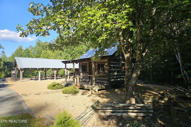 231 Low Gap Tr, Townsend, TN 37882