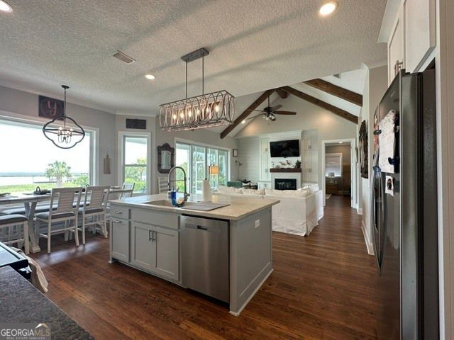 102 Talahi Island Lane, Brunswick, GA 31520