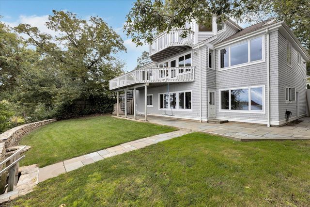 90 Lakewood Drive, Mashpee, MA 02649