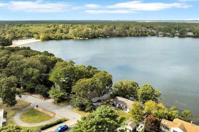 90 Lakewood Drive, Mashpee, MA 02649