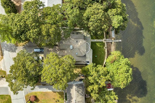 90 Lakewood Drive, Mashpee, MA 02649