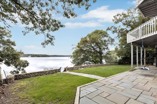 90 Lakewood Drive, Mashpee, MA 02649