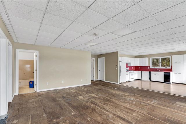 90 Lakewood Drive, Mashpee, MA 02649