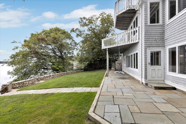 90 Lakewood Drive, Mashpee, MA 02649