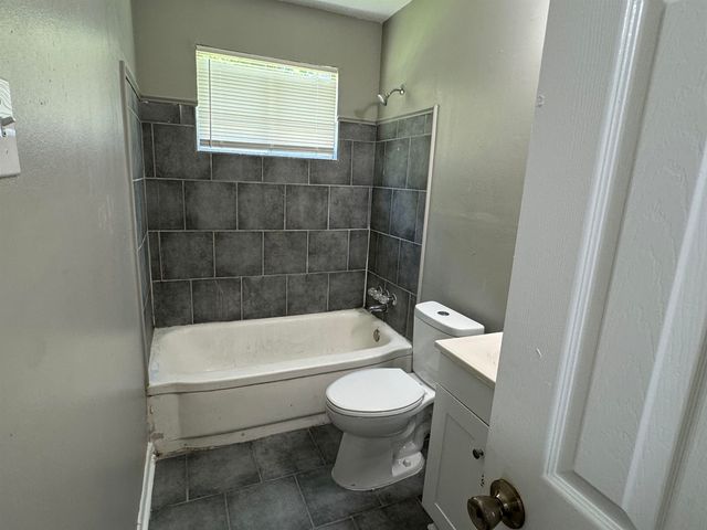 2721 NIX CV, Memphis, TN 38127