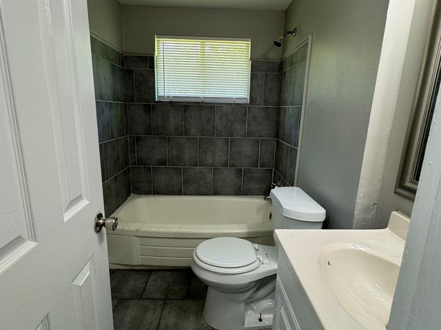 2721 NIX CV, Memphis, TN 38127