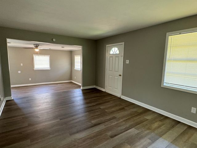 2721 NIX CV, Memphis, TN 38127