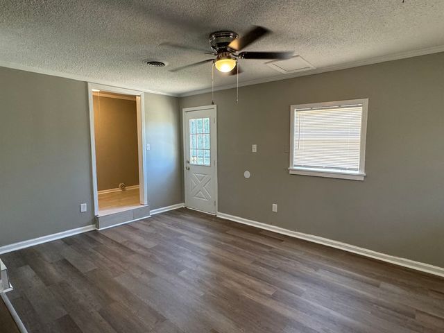 2721 NIX CV, Memphis, TN 38127