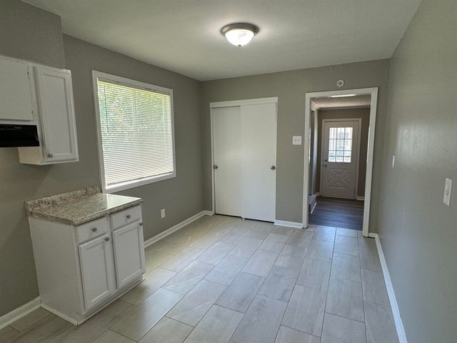 2721 NIX CV, Memphis, TN 38127