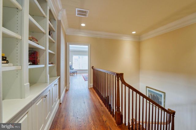 6739 DARRELLS GRANT PL, Falls Church, VA 22043