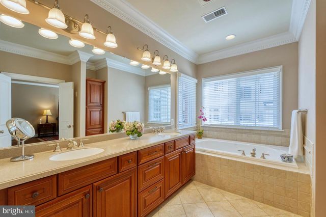 6739 DARRELLS GRANT PL, Falls Church, VA 22043