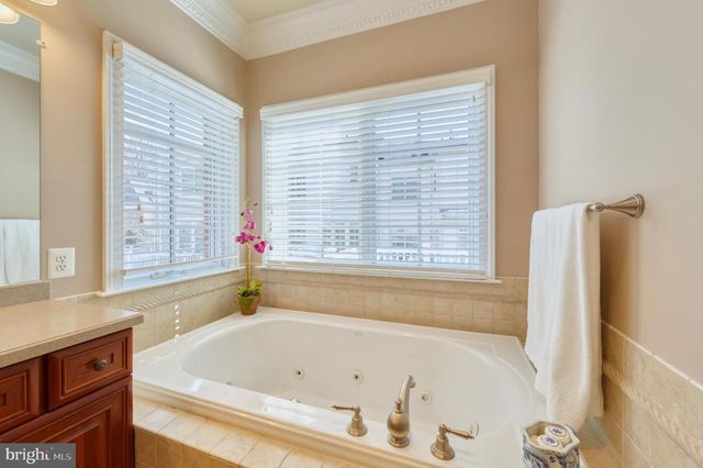 6739 DARRELLS GRANT PL, Falls Church, VA 22043