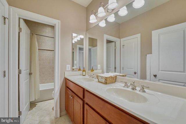 6739 DARRELLS GRANT PL, Falls Church, VA 22043