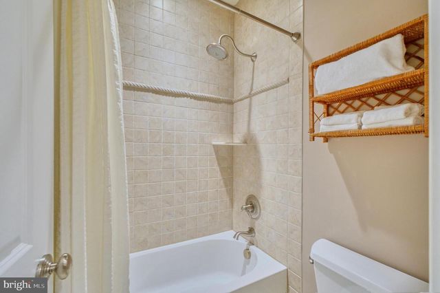 6739 DARRELLS GRANT PL, Falls Church, VA 22043