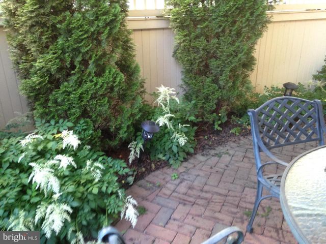 6739 DARRELLS GRANT PL, Falls Church, VA 22043