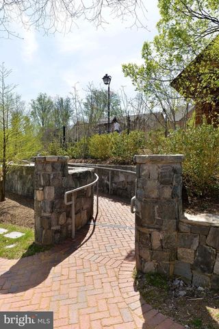 6739 DARRELLS GRANT PL, Falls Church, VA 22043