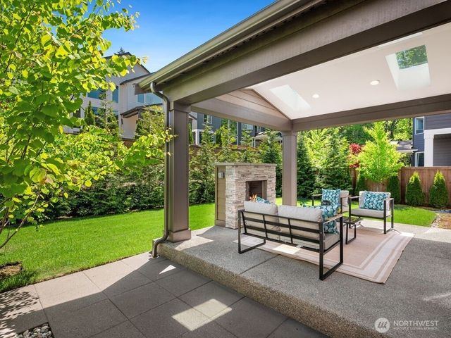23973 NE 25th Street, Sammamish, WA 98074