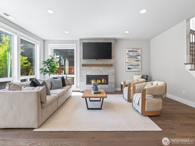 23973 NE 25th Street, Sammamish, WA 98074
