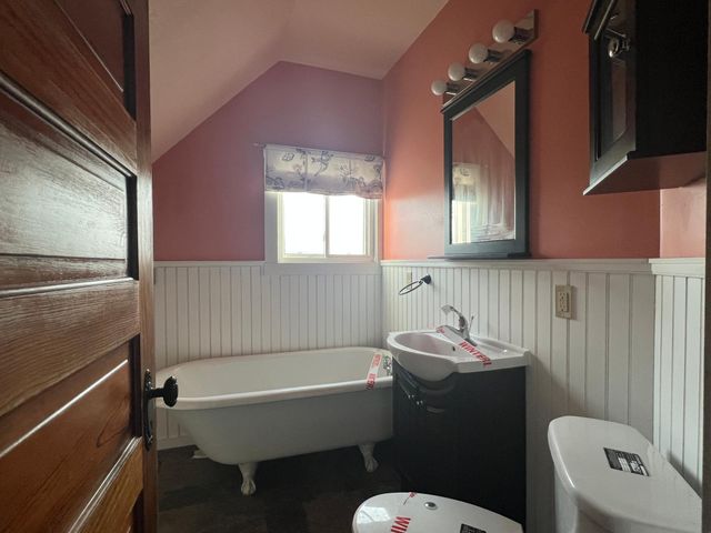 719 S Oak Street, Lake City, MN 55041