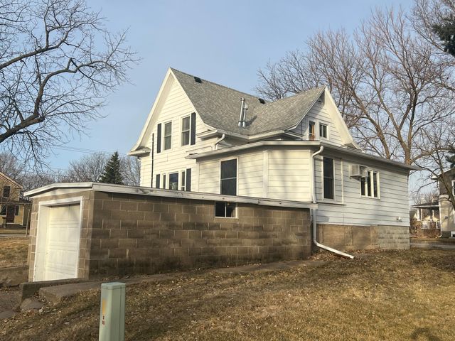 719 S Oak Street, Lake City, MN 55041