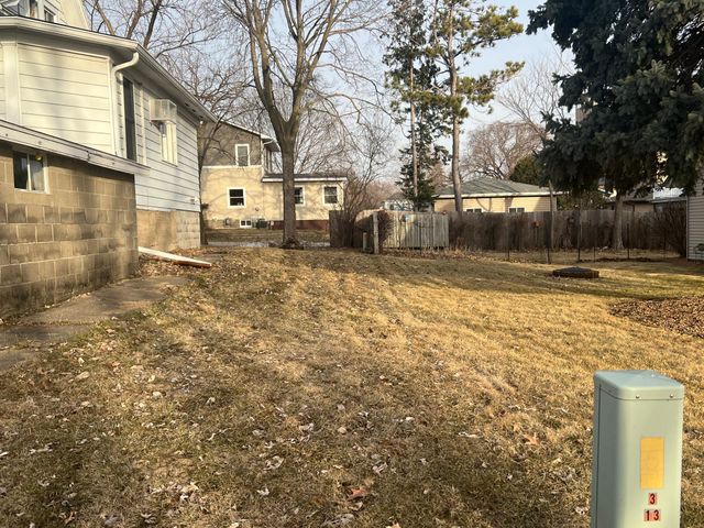 719 S Oak Street, Lake City, MN 55041