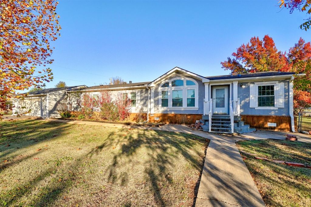 101 E Broadway Avenue, Cashion, OK 73016
