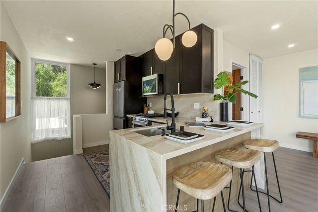 7010 Loyal Trail, Hollywood Hills, CA 90068