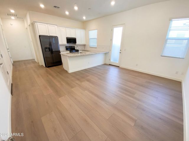 16746 W CIELO GRANDE Avenue, Surprise, AZ 85387