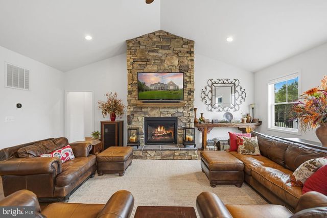 201 SARATOGA WOODS LN, Stafford, VA 22556