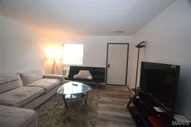 106 Sunnyside Street, O'fallon, IL 62269