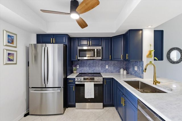 2621 COVE CAY DRIVE 302, Clearwater, FL 33760
