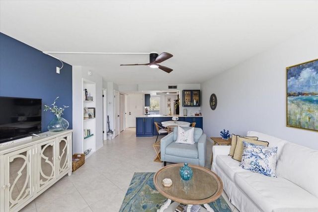 2621 COVE CAY DRIVE 302, Clearwater, FL 33760