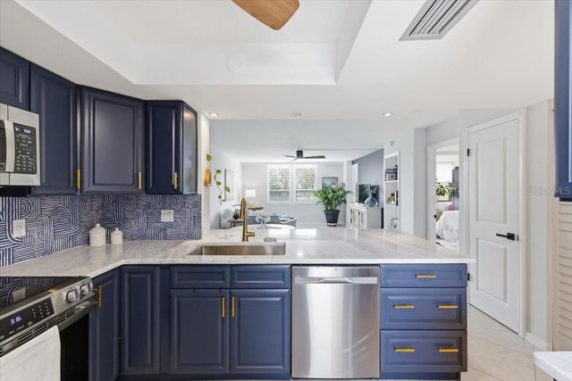 2621 COVE CAY DRIVE 302, Clearwater, FL 33760