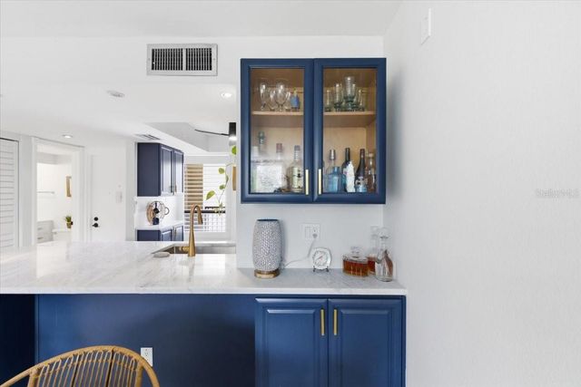 2621 COVE CAY DRIVE 302, Clearwater, FL 33760